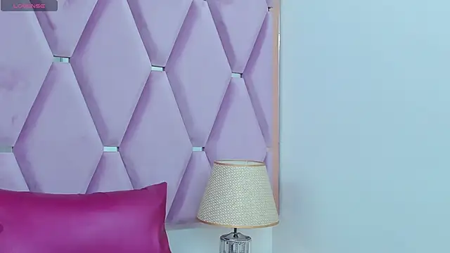 Snapshot of MaskedGirl_ chatting on 11/27/25, 12:05 MaskedGirl online show from 11/27/25, 12:05