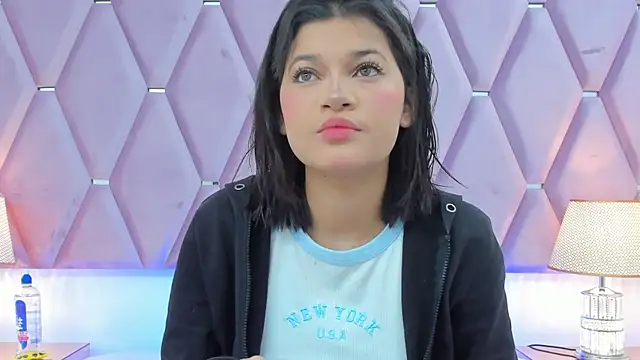 Snapshot of MaskedGirl_ chatting on 11/11/25, 12:11 MaskedGirl online show from 11/11/25, 12:11