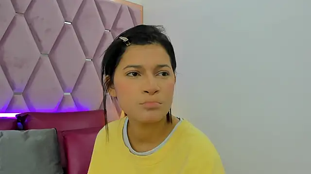 Snapshot of MaskedGirl_ chatting on 11/29/25, 12:05 MaskedGirl online show from 11/29/25, 12:05