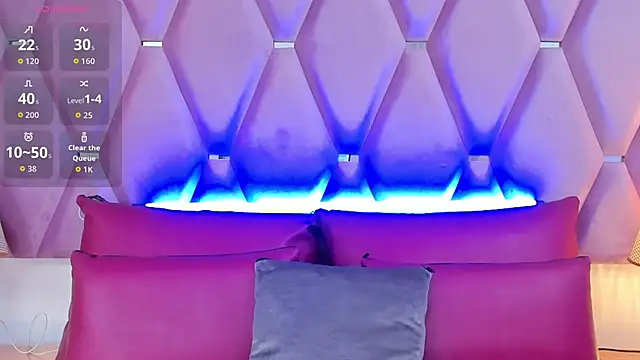 Snapshot of MaskedGirl_ chatting on 11/07/25, 10:09 MaskedGirl online show from 11/07/25, 10:09