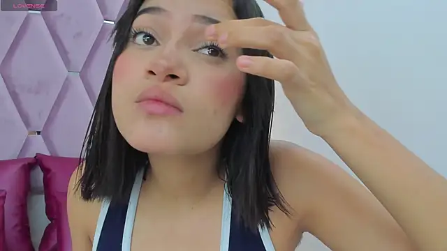 Snapshot of MaskedGirl_ chatting on 12/03/25, 11:53 MaskedGirl online show from 12/03/25, 11:53