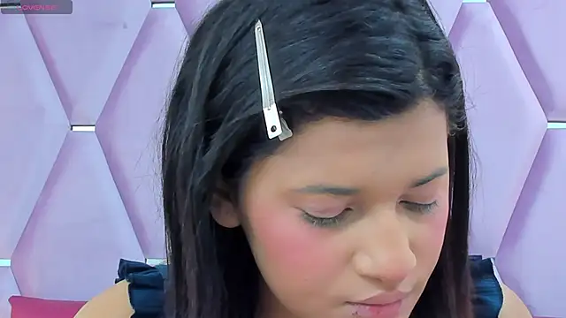 Snapshot of MaskedGirl_ chatting on 10/29/25, 12:04 MaskedGirl online show from 10/29/25, 12:04