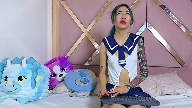 Sophia moo  online show from 05/31/26, 05:57