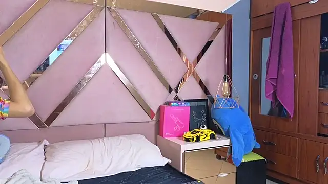 Sophia moo  online show from 03/04/26, 03:47