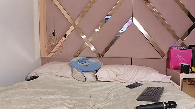 Sophia moo  online show from 02/26/26, 03:50