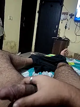 Snapshot of shadab1267 chatting on 09/21/25, 10:04 shadab1267 online show from 09/21/25, 10:04