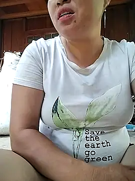 Snapshot of Ficity chatting on 09/16/25, 06:03 Ficity online show from 09/16/25, 06:03