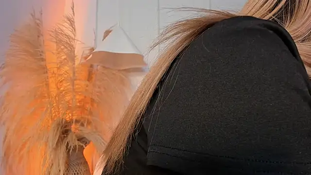 nikolevoshkie  online show from 04/16/26, 09:39