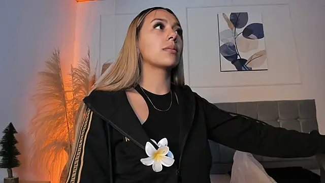 nikolevoshkie  online show from 04/14/26, 08:14