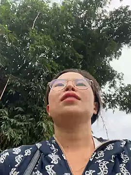 Snapshot of han-cute chatting on 10/13/25, 12:34 han-cute online show from 10/13/25, 12:34