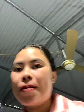 Snapshot of han-cute chatting on 11/01/25, 04:19 han-cute online show from 11/01/25, 04:19