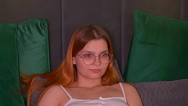 Snapshot of BellaMarebelle chatting on 10/24/25, 04:39 BellaMarebelle online show from 10/24/25, 04:39