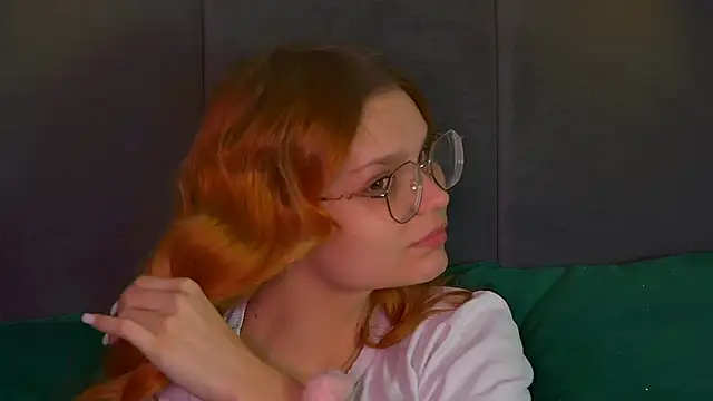 Snapshot of BellaMarebelle chatting on 10/05/25, 04:25 BellaMarebelle online show from 10/05/25, 04:25