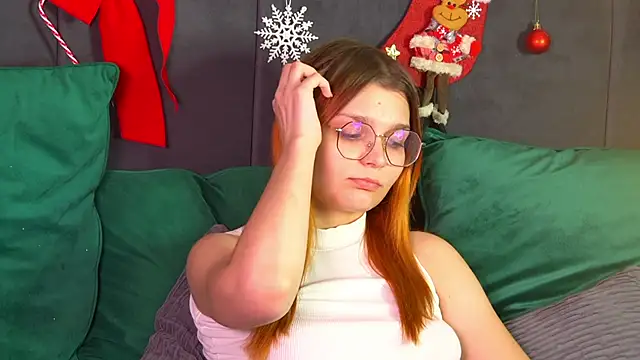 Snapshot of BellaMarebelle chatting on 12/14/25, 08:31 BellaMarebelle online show from 12/14/25, 08:31