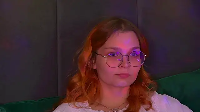 Snapshot of BellaMarebelle chatting on 10/10/25, 04:30 BellaMarebelle online show from 10/10/25, 04:30