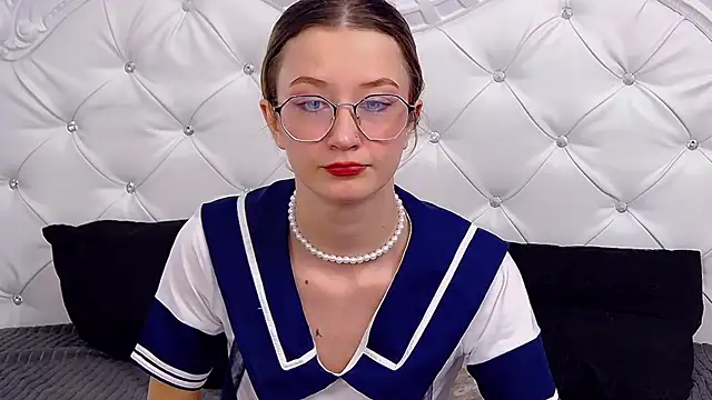 MaeLili online show from 12/15/25, 12:49