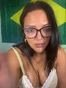Snapshot of AuroraChest chatting on 06/19/26, 03:23 AuroraChest online show from 06/19/26, 03:23