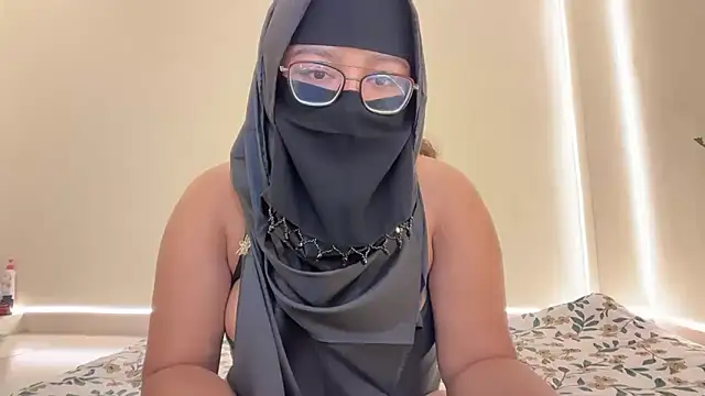 Snapshot of Drizzling_Intimecy chatting on 11/14/25, 02:32 Drizzling Intimecy online show from 11/14/25, 02:32