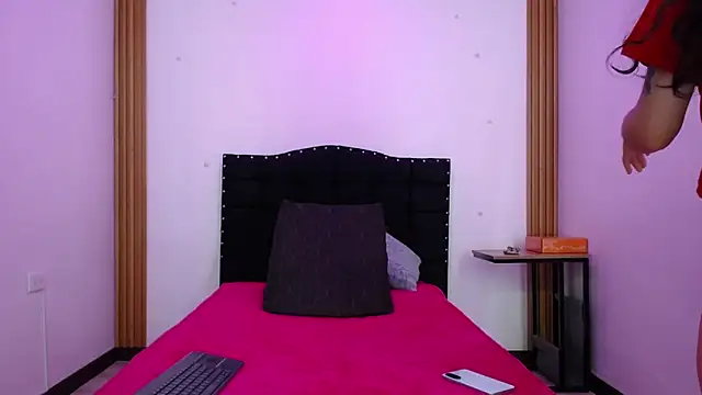 KENDALL ART online show from 11/07/25, 08:02