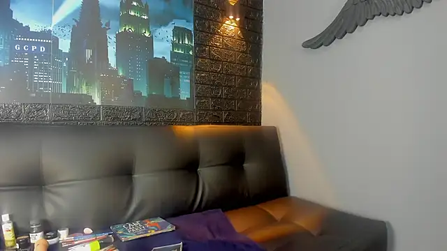 Snapshot of Skylar__Desire chatting on 10/01/25, 01:26 Skylar Desire online show from 10/01/25, 01:26