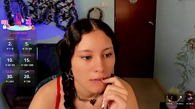 Snapshot of Krysten_Riter chatting on 12/16/25, 02:43 Krysten Riter online show from 12/16/25, 02:43