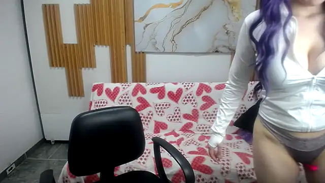 Snapshot of issa_voss chatting on 10/10/25, 01:45 issa voss online show from 10/10/25, 01:45