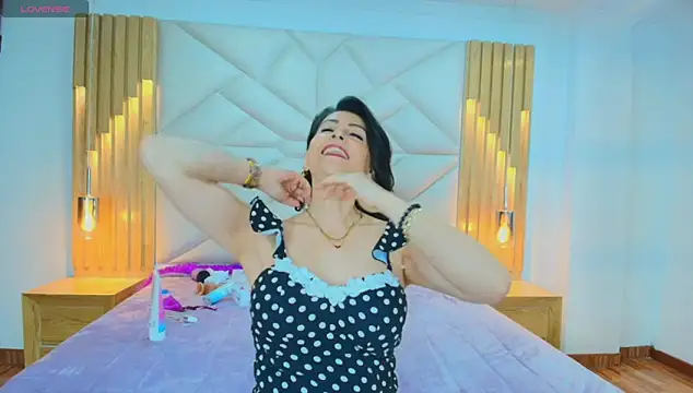 allie pearl online show from 10/29/25, 12:04