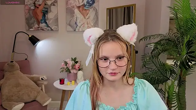 Snapshot of Ginger_Emma chatting on 09/22/25, 08:48 Ginger Emma online show from 09/22/25, 08:48