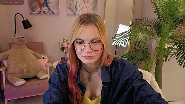 Snapshot of Ginger_Emma chatting on 09/28/25, 05:25 Ginger Emma online show from 09/28/25, 05:25