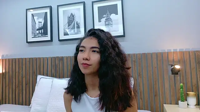 luna roja25 online show from 12/20/25, 02:20