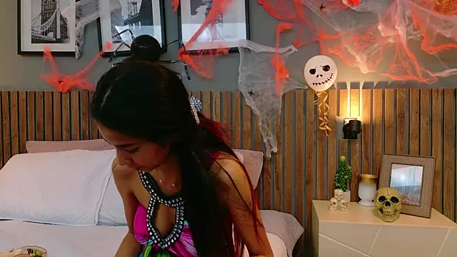 luna roja25 online show from 10/23/25, 01:10