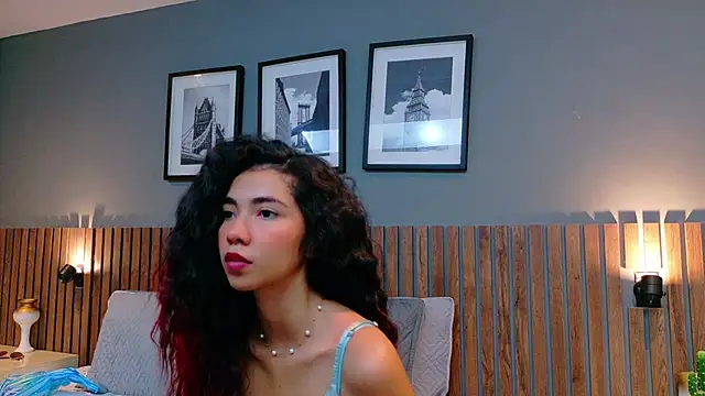 luna roja25 online show from 09/23/25, 12:56