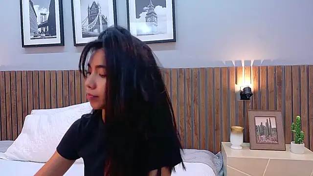 luna roja25 online show from 02/24/26, 01:01