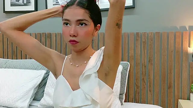 luna roja25 online show from 11/12/25, 01:26