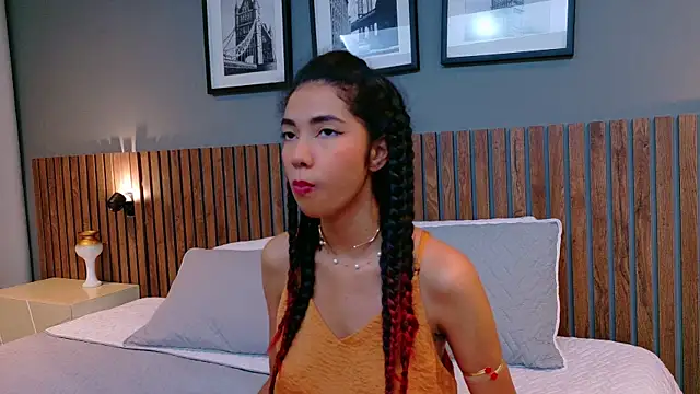 luna roja25 online show from 09/25/25, 01:06