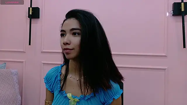 luna roja25 online show from 12/19/25, 02:52