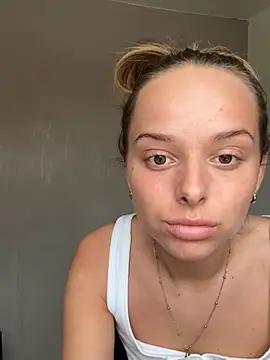 KayleeBella online show from 04/12/26, 01:58