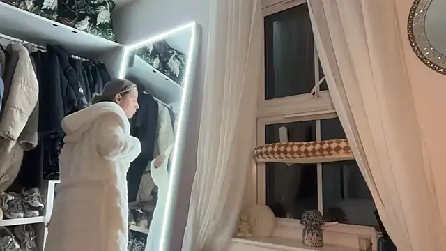 KayleeBella online show from 02/15/26, 10:20