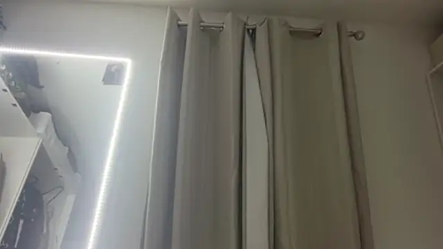 KayleeBella online show from 11/30/25, 05:36