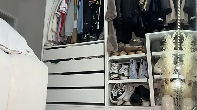 KayleeBella online show from 10/11/25, 01:34