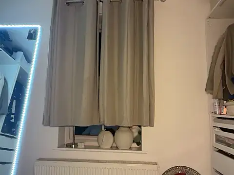 KayleeBella online show from 12/03/25, 09:25