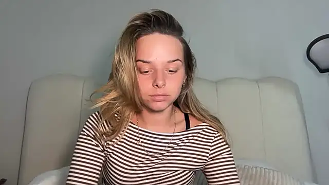 KayleeBella online show from 04/14/26, 07:19