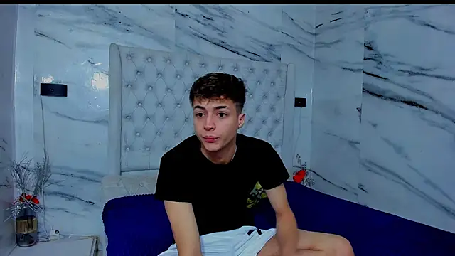 Ari and Storm online show from 11/29/25, 01:44