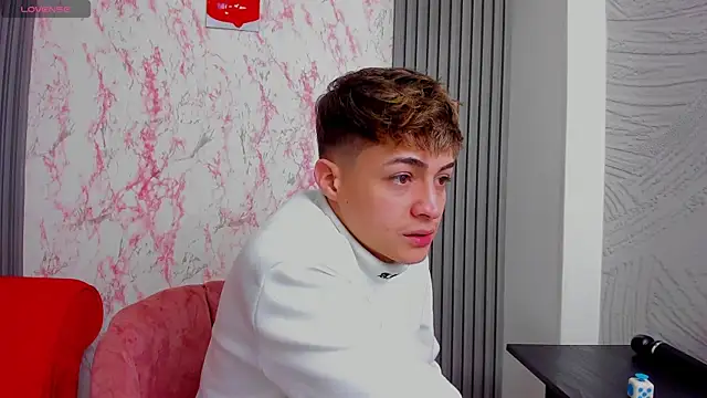 Ari and Storm online show from 11/26/25, 01:44