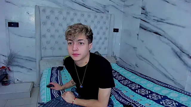 Ari and Storm online show from 10/11/25, 04:19