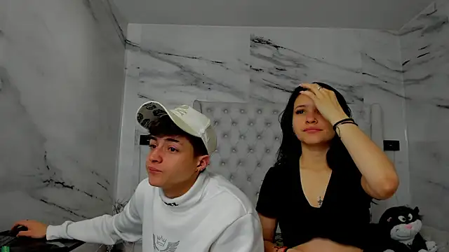 Snapshot of Ari_and_Storm chatting on 01/08/26, 02:23 Ari and Storm online show from 01/08/26, 02:23