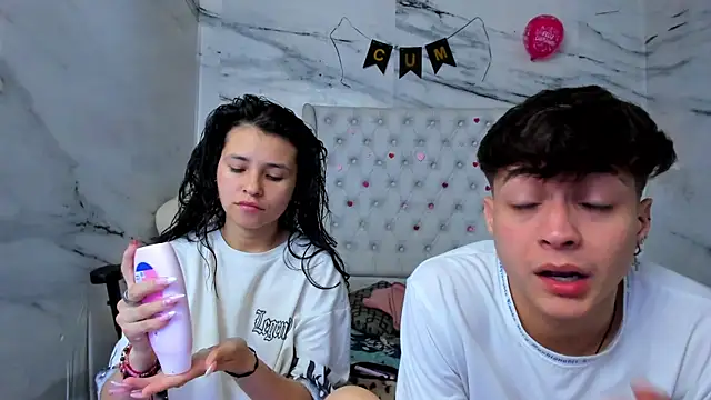 Ari and Storm online show from 04/12/26, 01:36