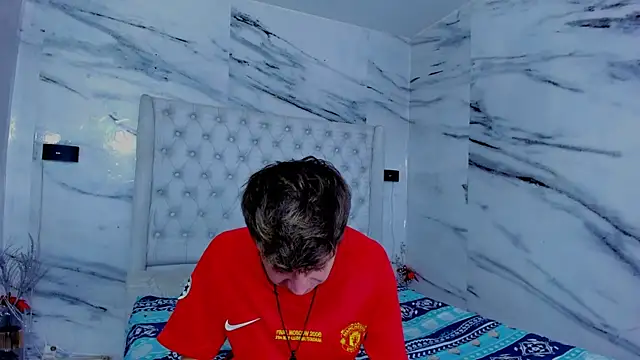 Ari and Storm online show from 12/14/25, 01:39