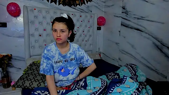 Snapshot of Ari_and_Storm chatting on 03/01/26, 01:33 Ari and Storm online show from 03/01/26, 01:33