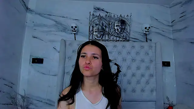 Ari and Storm online show from 11/02/25, 01:38